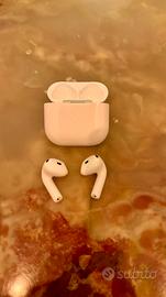 AirPods 4 con cancellazione attiva del rumore
