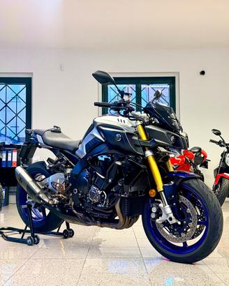 YAMAHA MT-10 SP AKRAPOVIC ACCESSORIATA FINANZIABIL