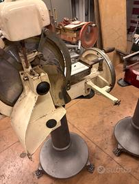 Affettatrice berkel a volano da restaurare