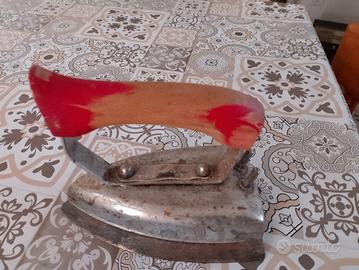 ferro da stiro antico