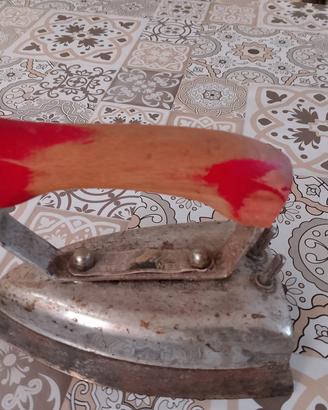 ferro da stiro antico