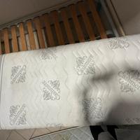 due materassi singoli a 60 euro entrambi