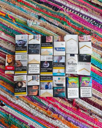 collezione pacchetti vuoti dal mondo 