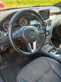 GLA 200 sport autotmatica km 144000 prezzo 11900