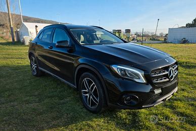 Mercedes GLA 2018 Premium 1.5 Benzina Manuale – 21