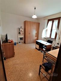 Bilocale/trilocale 55 mq arredato in via r