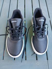 sneakers Adidas  con dettagli iridescenti N 41,5