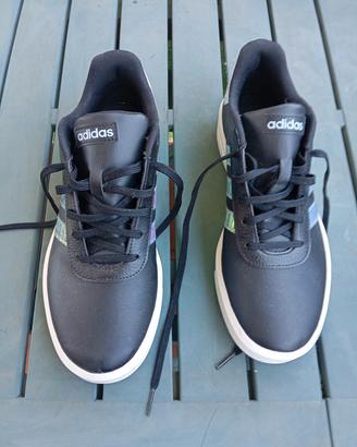 sneakers Adidas  con dettagli iridescenti N 41,5