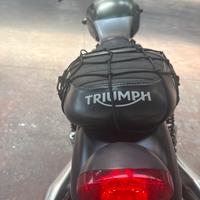 Triumph street twin