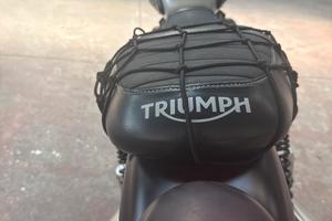 Triumph street twin