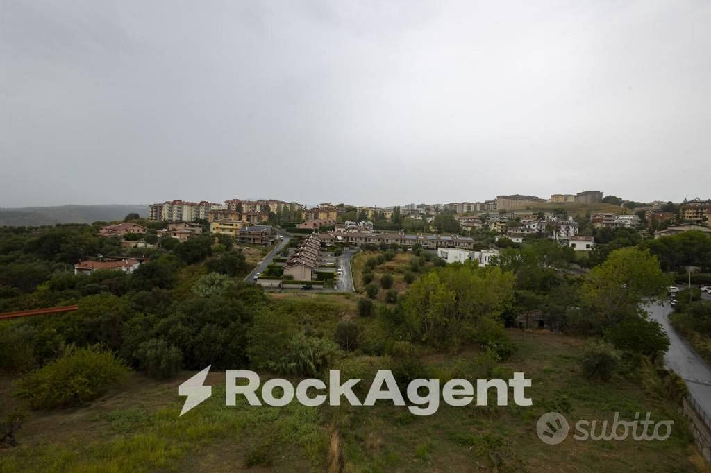 Appartamento di 150 m² con 4 locali a Catanzaro