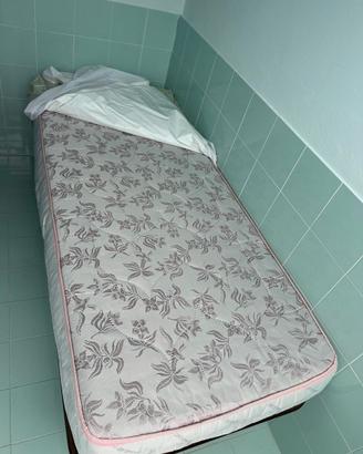 Letto singolo 80x190 completo di rete, mai usato