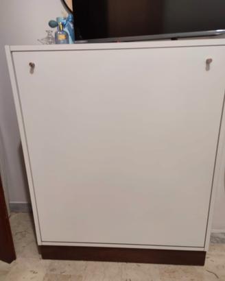 mobiletto con letto singolo a scomparsa 