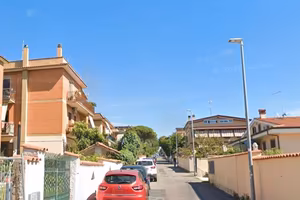 Acilia spazioso appartamento in villa