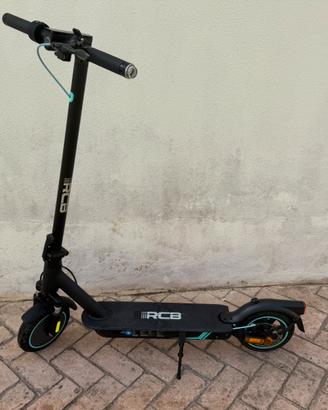 Monopattino elettrico RCB R17