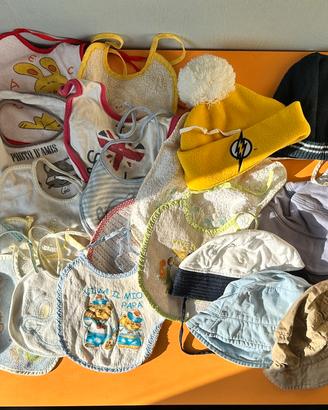 Set cappelli e bavaglini bambino