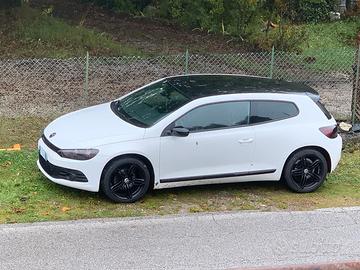 VW Scirocco 2.0 tdi 140 cv