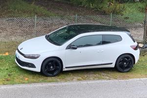 VW Scirocco 2.0 tdi 140 cv