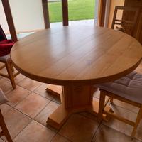 Tavolo in legno massiccio di rovere