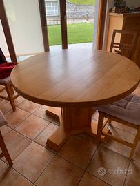 Tavolo in legno massiccio di rovere