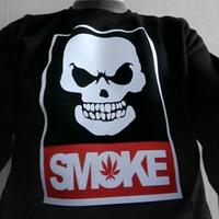 Felpa nera disegno teschio "Smoke"