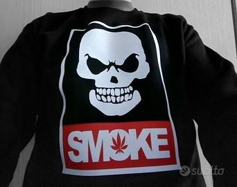 Felpa nera disegno teschio "Smoke"