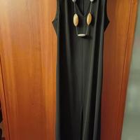 Vestito estivo nero con collana