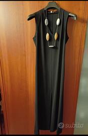 Vestito estivo nero con collana