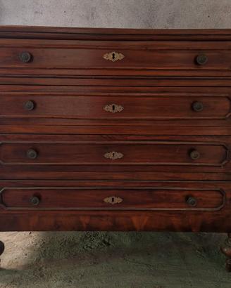 splendida cassettiera in legno