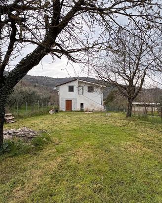 VILLETTA INDIPENDENTE SU DUE LIVELI RISTRUTTURATA