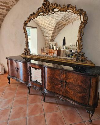 Credenze e tavolo stile  Chippendale