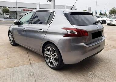 Peugeot 308 1.6 BlueHDi 120 CV Allure