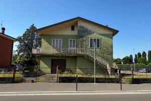 Villa di 230 m² con 5 locali e box auto doppio a S