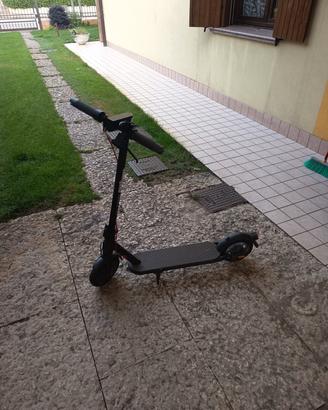 monopattino elettrico  Xiaomi 
