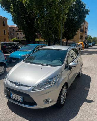 Ford Fiesta VI 2008 3p 1.2 16v Titanium 82c