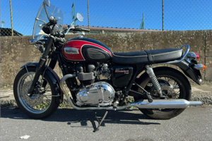 Triumph bonneville