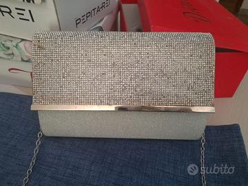 Borsetta colore argento con strass