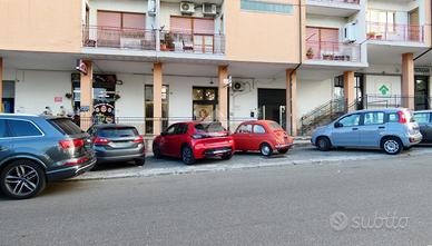 NEGOZIO A POLICORO