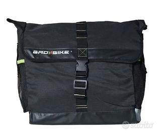 Borsa multiuso capiente con aggancio bici scooter