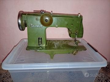 Macchina da cucire d'epoca Vigorelli verde