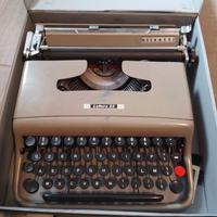 Macchina da scrivere vintage Olivetti Lettera 22