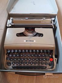 Macchina da scrivere vintage Olivetti Lettera 22