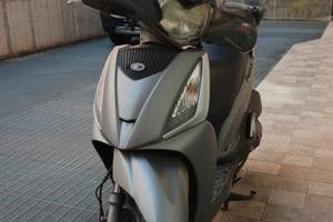 Kymco People 300 GTI