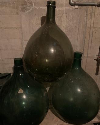 Tre damigiane d’epoca fatte a mano