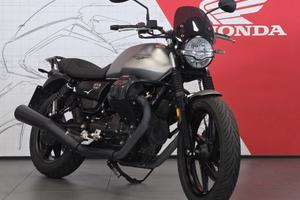 Moto Guzzi V7 2024
