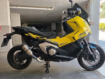 Honda x-adv 750 nuovo 300km special edition