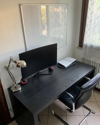 scrivania IKEA MALM nera con piano estraibile