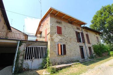CASA DI CORTE A BAISO