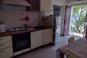 Abitazione in campagna con terreno/ uliveto