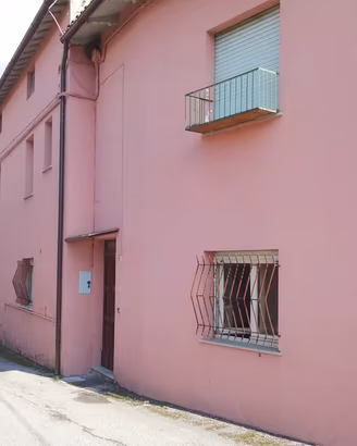 Casa indipendente in pietra vicino Cagli